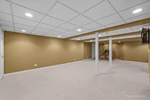 2400 Wyeth Dr, West Chicago, IL 60185 - Photo 31