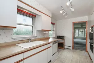 831 S Mitchell Ave, Arlington Heights, IL 60005 - Photo 9