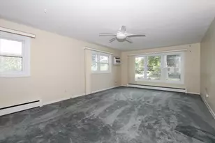 831 S Mitchell Ave, Arlington Heights, IL 60005 - Photo 3