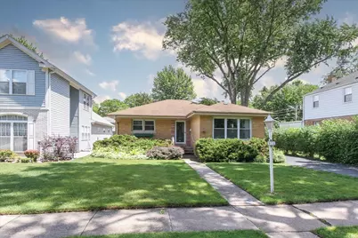 831 S Mitchell Avenue, Arlington Heights, IL 60005 - Photo 1