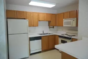605 Barrington Ave E, Dundee, IL 60118 - Photo 7