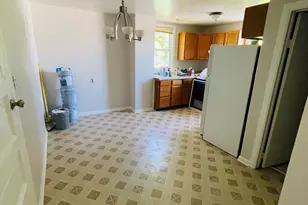 9330 S 51st Ave, Oak Lawn, IL 60453 - Photo 3