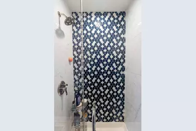 7931 S Paxton Avenue, Chicago, IL 60617 - Photo 11