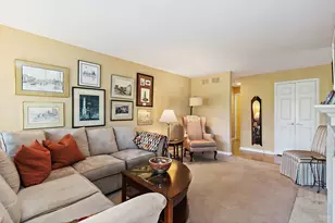 723 Golf Ln, Lake Barrington, IL 60010 - Photo 11