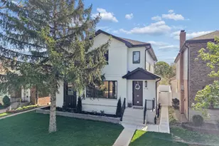 6235 N Kedvale Ave, Chicago, IL 60646 - Photo 1