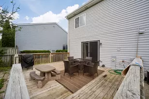 644 Dover Dr, Elgin, IL 60120 - Photo 17