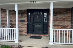 1914 Howard St, Wheaton, IL 60187 - Photo 3