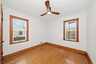 18409 Oakwood Ave, Lansing, IL 60438 - Photo 7