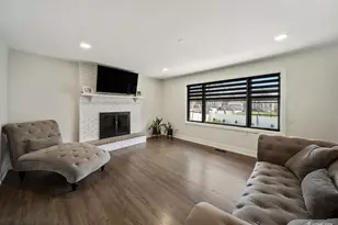 6603 Chaucer Rd, Willowbrook, IL 60527 - Photo 5