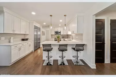 6603 Chaucer Road, Willowbrook, IL 60527 - Photo 11