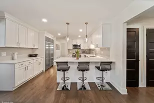6603 Chaucer Rd, Willowbrook, IL 60527 - Photo 11
