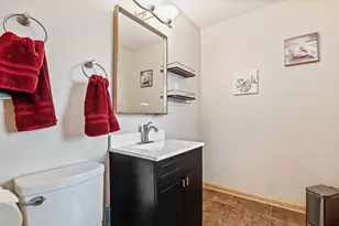 22 Arrowhead Dr, Thornton, IL 60476 - Photo 9