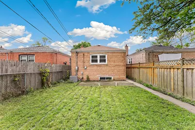 12112 S Indiana Avenue, Chicago, IL 60628 - Photo 23