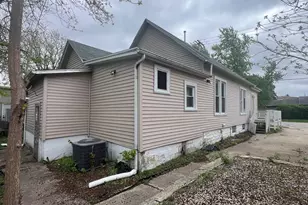 429 E Locust St, Kankakee, IL 60901 - Photo 3