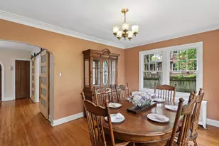726 W Highland Ave, Elgin, IL 60123 - Photo 9