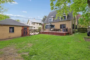 726 W Highland Ave, Elgin, IL 60123 - Photo 25