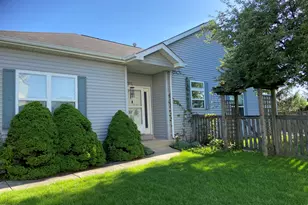 586 Chestnut Dr, Oswego, IL 60543 - Photo 3
