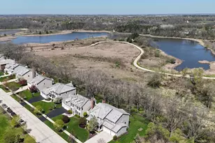 2890 Trail Crest Ln, Lindenhurst, IL 60046 - Photo 57