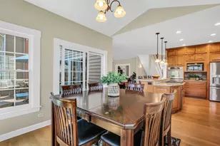2890 Trail Crest Ln, Lindenhurst, IL 60046 - Photo 7
