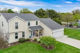 27W050 Sycamore Ln, Winfield, IL 60190 - Photo 3
