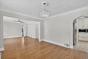 2726 S 60th Ct, Cicero, IL 60804 - Photo 9