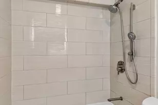 5455 N Sheridan Rd, Chicago, IL 60640 - Photo 15