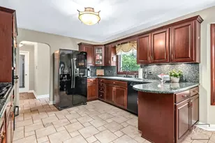 21W325 Sunnyside Dr, Itasca, IL 60143 - Photo 17