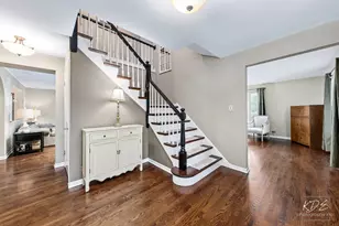 21W325 Sunnyside Dr, Itasca, IL 60143 - Photo 9
