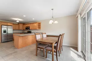 17977 Lochwood Pl, Tinley Park, IL 60487 - Photo 7