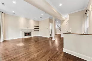 3722 N Bosworth Ave, Chicago, IL 60613 - Photo 3