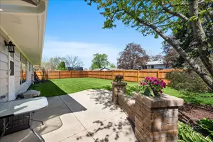 2181 W Illinois Ave, Aurora, IL 60506 - Photo 27