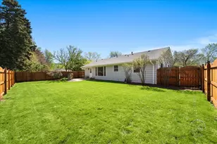 2181 W Illinois Ave, Aurora, IL 60506 - Photo 25