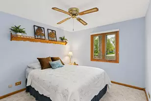 927 Gregory Ln, Schaumburg, IL 60193 - Photo 15