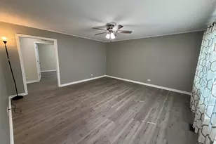 9125 S 51st Ave, Oak Lawn, IL 60453 - Photo 5