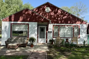 9125 S 51st Ave, Oak Lawn, IL 60453 - Photo 3