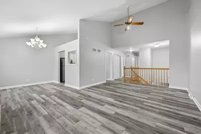 73 Century Drive, Roselle, IL 60172 - Photo 5
