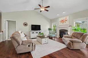 104 Sunflower St, Savoy, IL 61874 - Photo 5