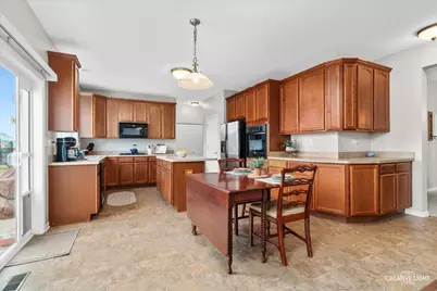 703 Fairfield Drive, Oswego, IL 60543 - Photo 9