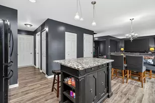 1902 Wildspring Pkwy, Joliet, IL 60431 - Photo 5