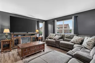 1902 Wildspring Pkwy, Joliet, IL 60431 - Photo 15