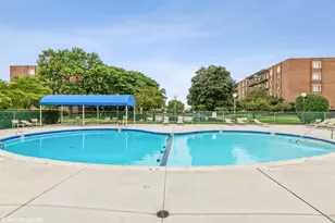 8100 W Foster Ln, Niles, IL 60714 - Photo 21