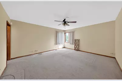 1152 E Walnut Avenue, Des Plaines, IL 60016 - Photo 15