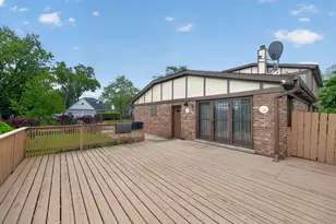 1152 E Walnut Ave, Des Plaines, IL 60016 - Photo 27