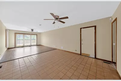 1152 E Walnut Avenue, Des Plaines, IL 60016 - Photo 13