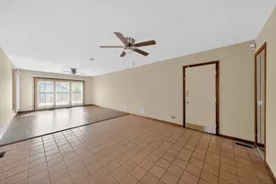 1152 E Walnut Ave, Des Plaines, IL 60016 - Photo 13