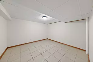 1152 E Walnut Ave, Des Plaines, IL 60016 - Photo 23