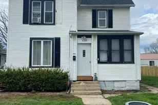536 W American St, Freeport, IL 61032 - Photo 1