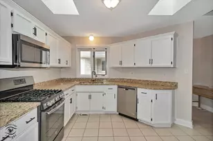 8590 Tullamore Dr, Tinley Park, IL 60487 - Photo 5