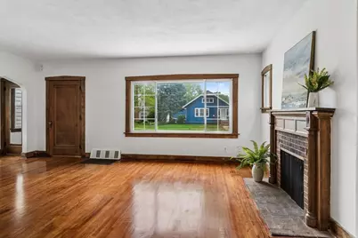 747 Watson Street, Aurora, IL 60505 - Photo 5