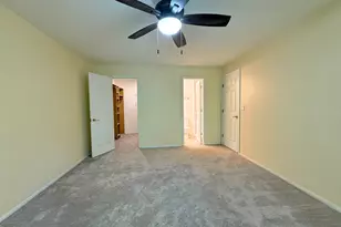 941 Yosemite Trail, Roselle, IL 60172 - Photo 9